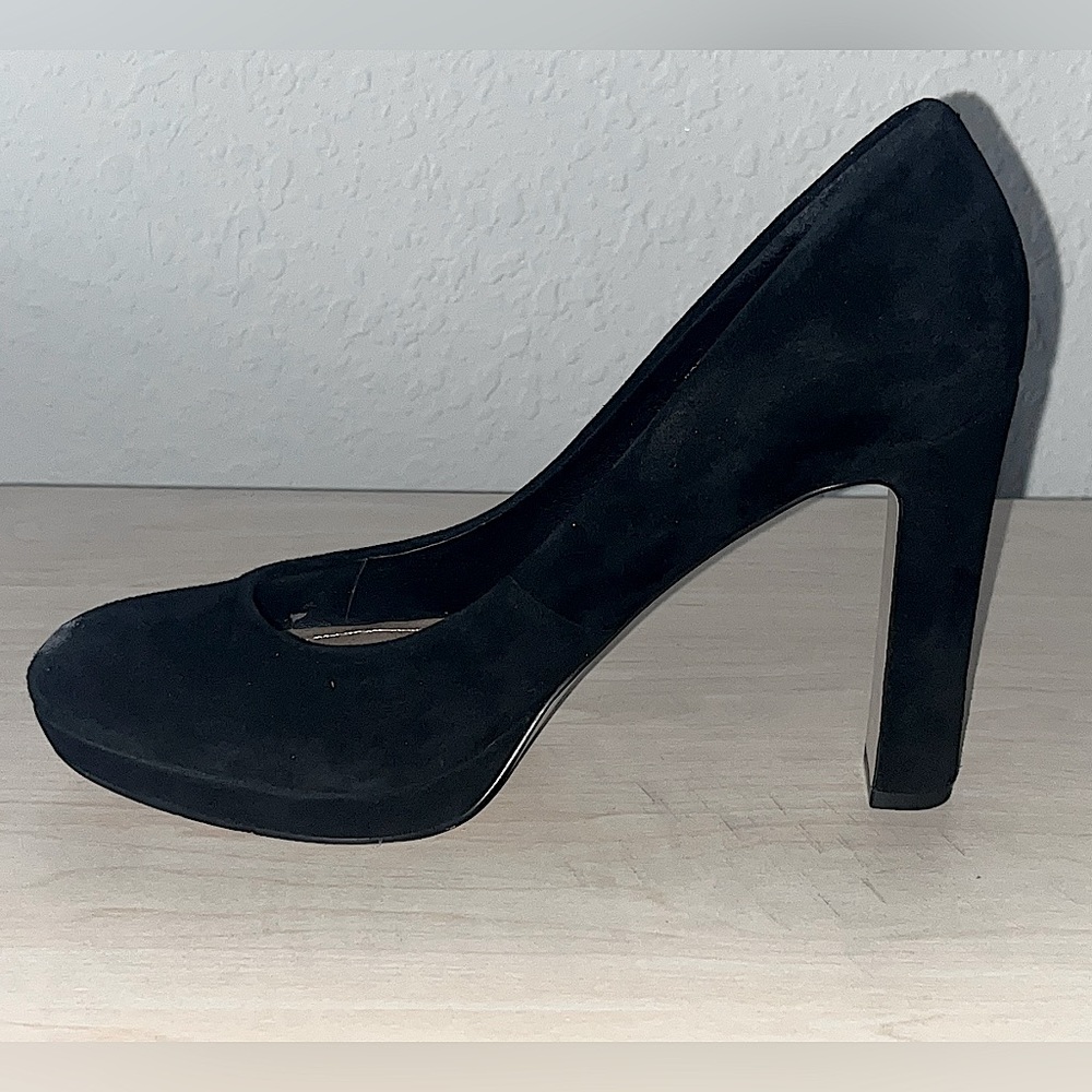 Tahari Platform Pump - 7.5